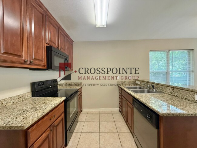 Building Photo - Tour Today! 2 Bedroom, 2 Bathroom Duplex!