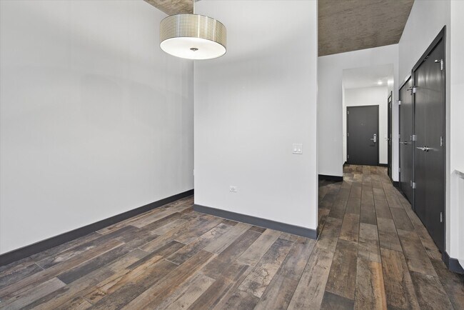 Building Photo - 171 N Aberdeen St