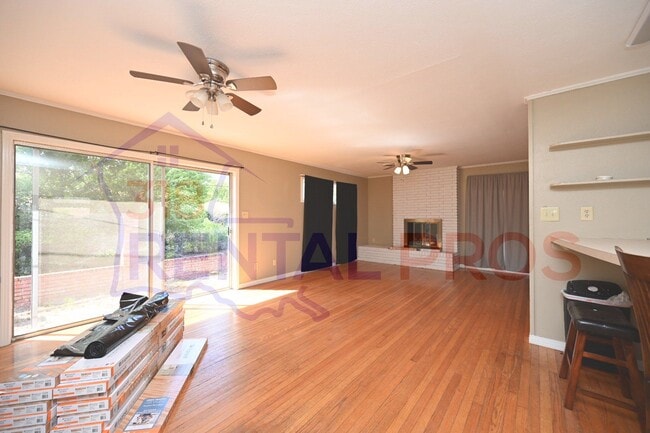 Building Photo - 1707 Lind Dr