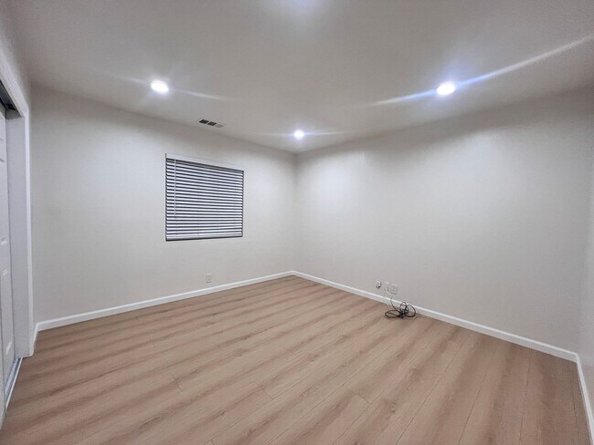 Building Photo - 1340 Homestead Rd