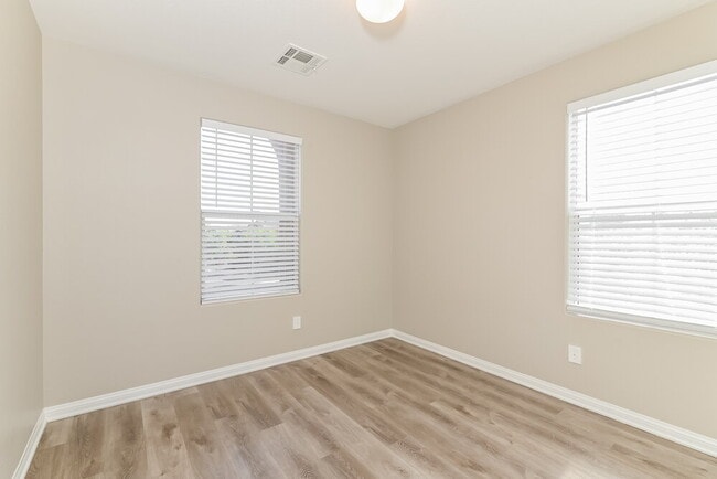 Building Photo - 9989 Panguitch Lake Ct