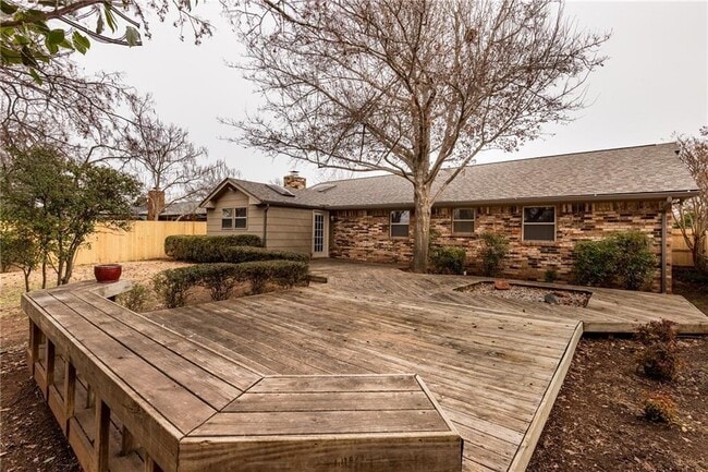 Building Photo - 3313 Meadow Ln