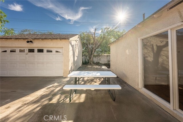 Building Photo - 414 University Ave