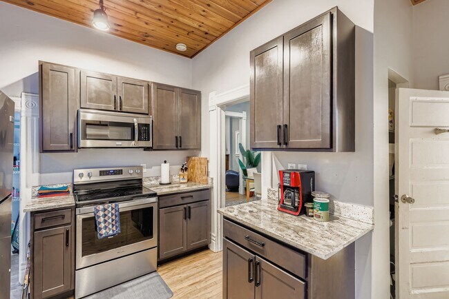 Building Photo - 536 E 2nd Ave