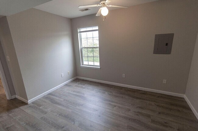 Building Photo - 5810 Canaveral Dr