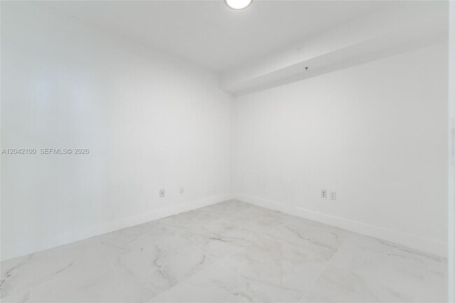 Building Photo - 7914 Harbor Island Dr