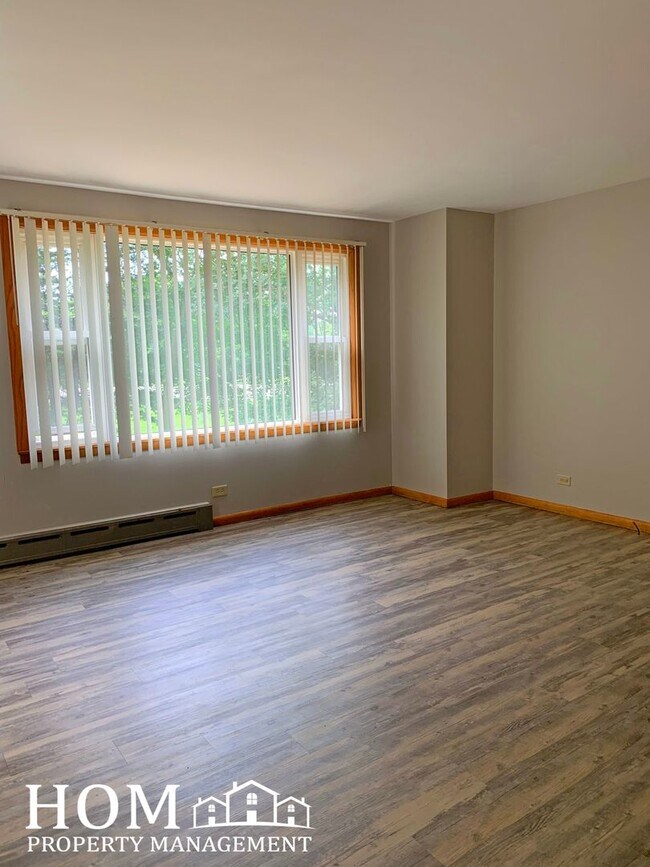 Building Photo - 4br/2ba Country House Available 7/1