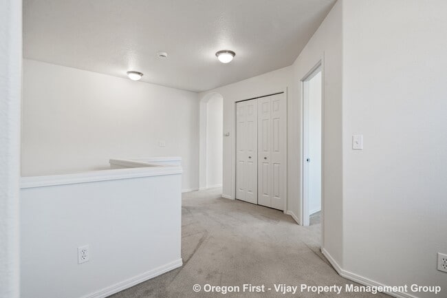 Building Photo - 17097 SW Glen Park Ct