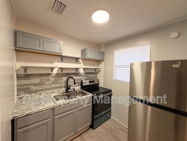 Building Photo - 7273 Melvin Rd