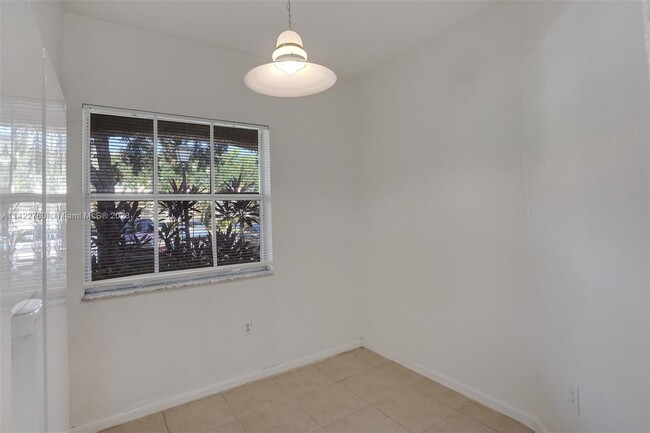 Building Photo - 2613 SW 83rd Terrace