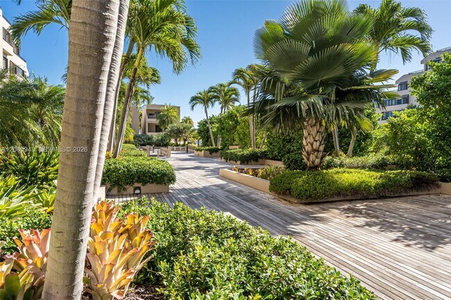 Building Photo - 151 Crandon Blvd
