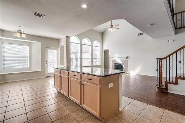 Building Photo - 5529 Crimson Oaks Dr