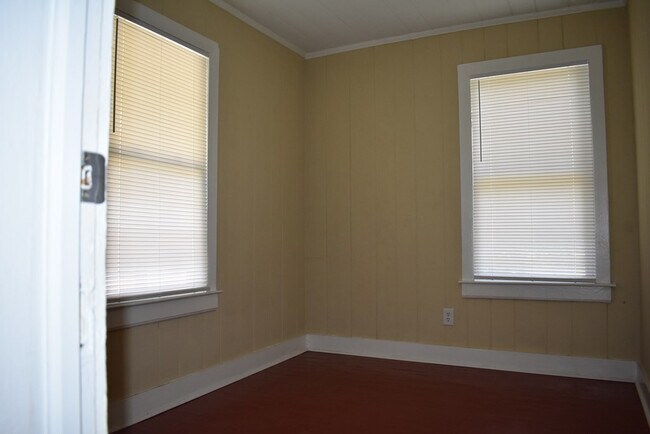 Building Photo - 14 Dunway Dr