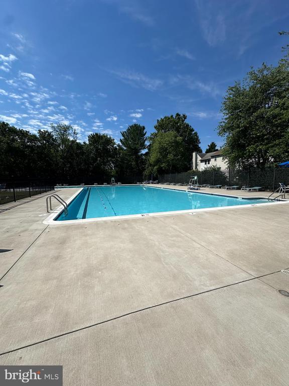Building Photo - 4002 Summer Hollow Ct