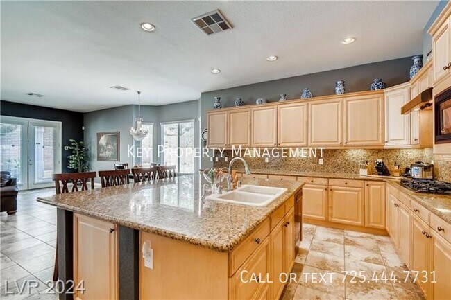 Building Photo - FULLY FURNISHED 5 BEDROOM + DEN HOME WITH ...