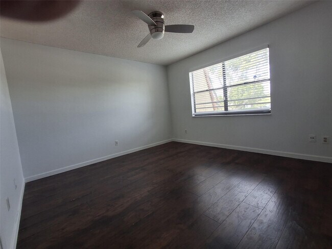 Building Photo - 11122 Royal Palm Blvd