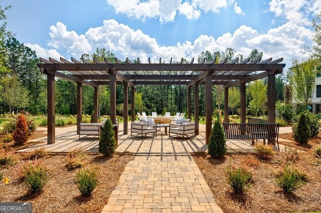 Building Photo - 10744 Davis Dr