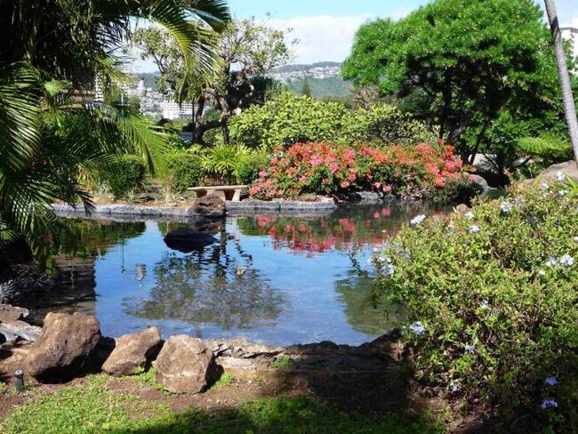 2.5 acre Garden Deck located on the 4th floor of Kukui Plaza. - 1255 Nuuanu Ave