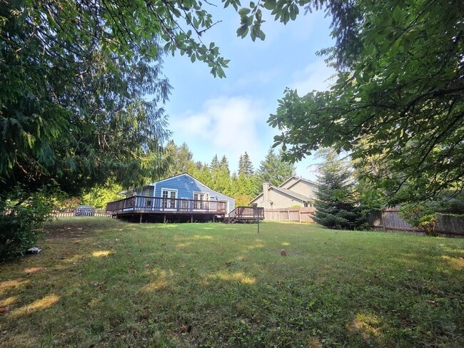 Building Photo - 1290 NE Fairgrounds Rd