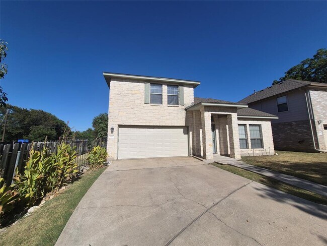 Building Photo - 8800 Hazelhurst Dr