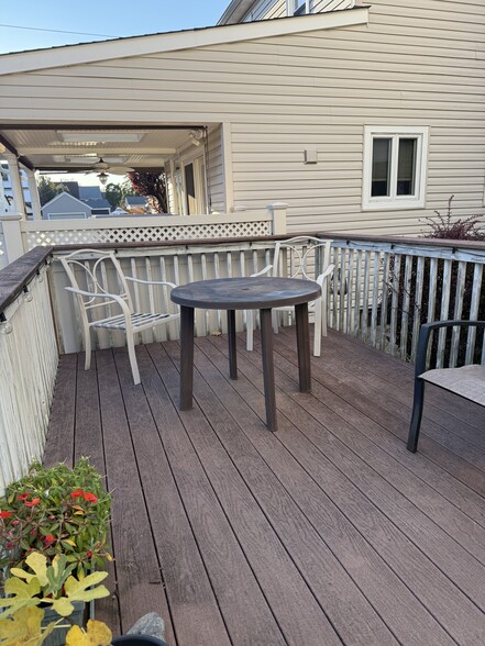 Building Photo - 283 Houston Ave