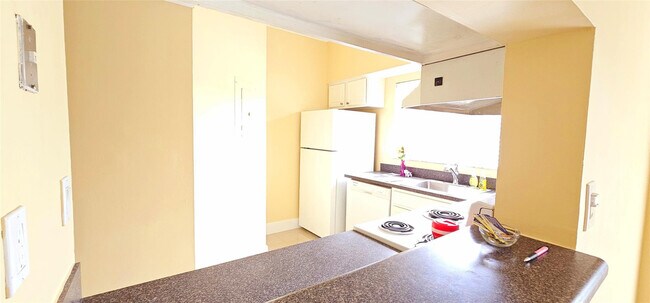 Building Photo - 1881 NW 96th Terrace