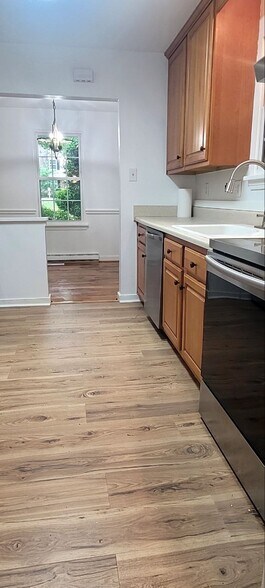 Building Photo - 412 Pagebrook Dr