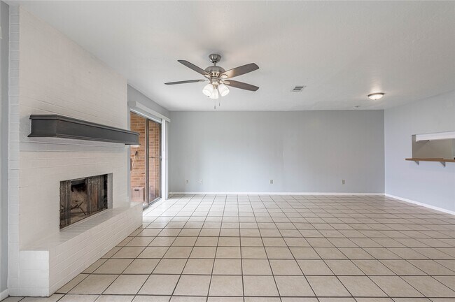 Building Photo - 111B Normal Park Dr