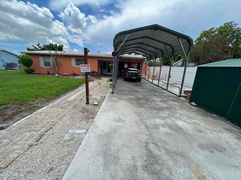 Building Photo - 1154 Harbor Dr