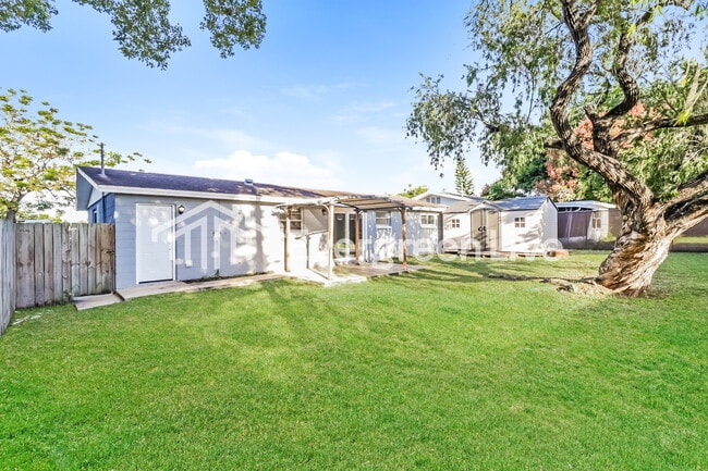 Building Photo - 3430 Peterborough St