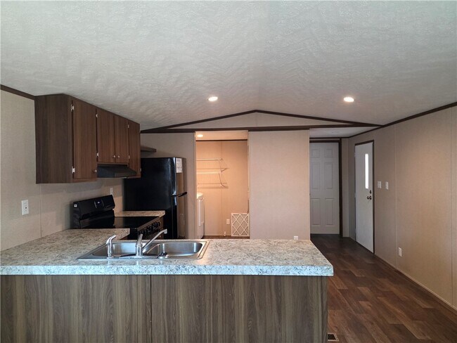 Building Photo - 1775 Sea Creek Dr