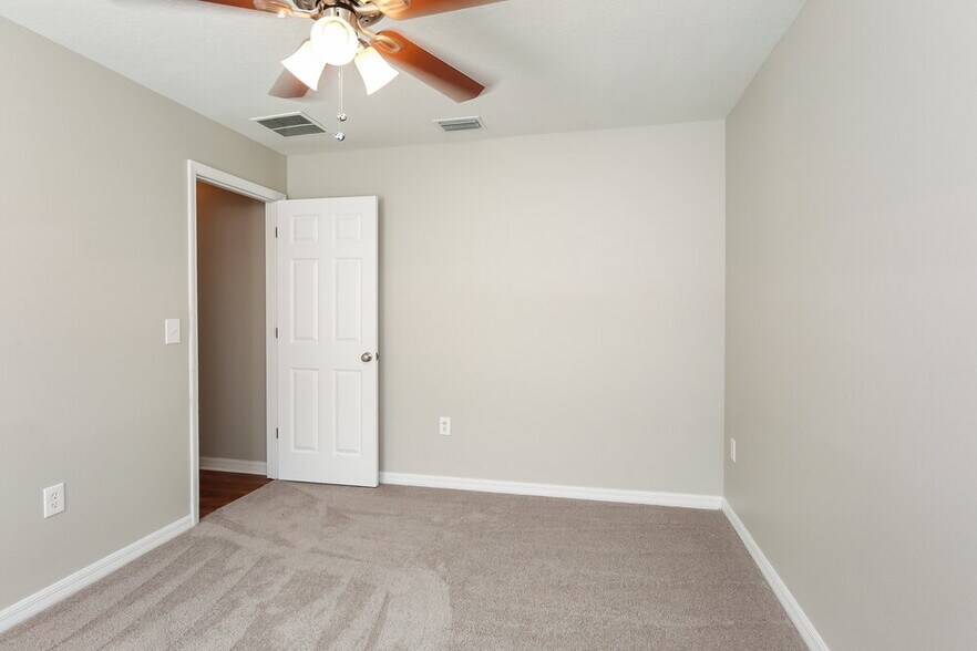 Building Photo - 9727 Cypress Harbor Dr