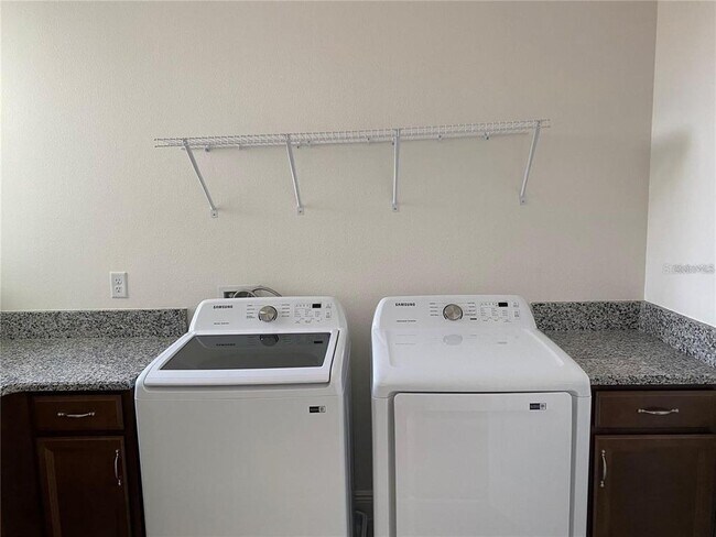 Building Photo - 8112 Mabury Ln