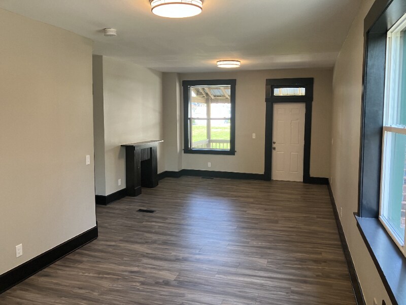 Building Photo - 326 Taylor Ave