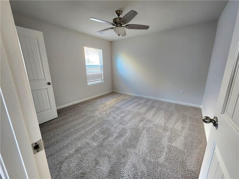 Building Photo - 359 King Vlg