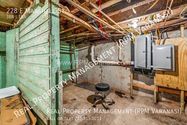 Building Photo - Spacious 3-Story Gem in Norristown with Mo...