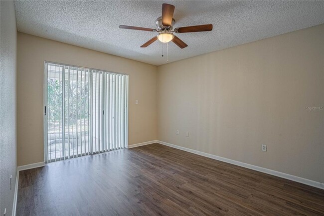 Building Photo - 748 Zella Ln