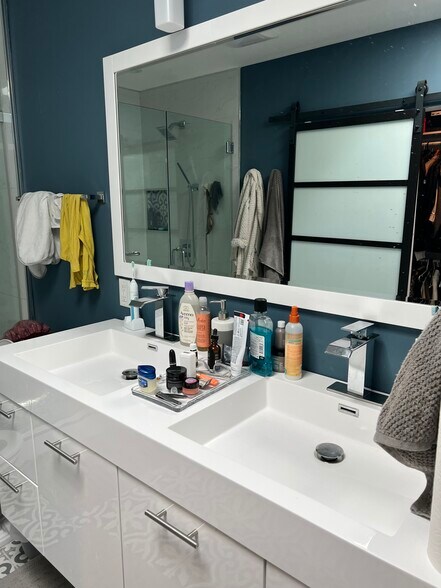 Building Photo - 1510 Hauser Blvd