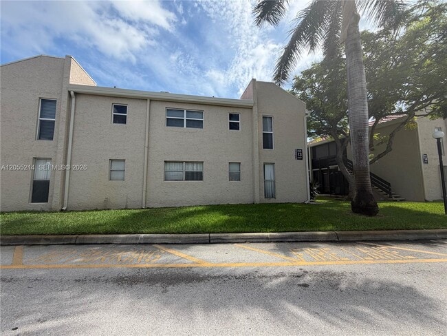 Building Photo - 5328 NE 6th Ave