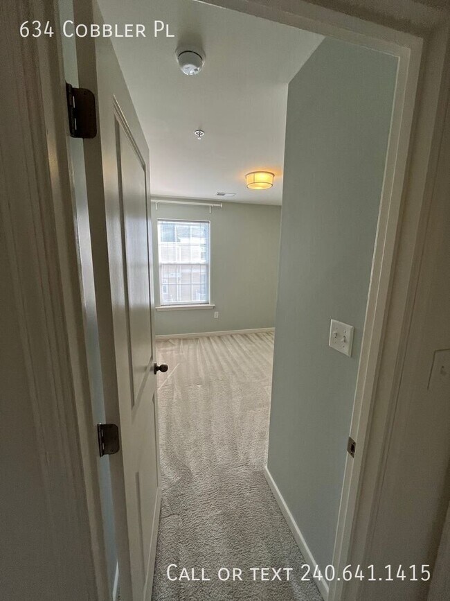 Building Photo - 634 Cobbler Pl