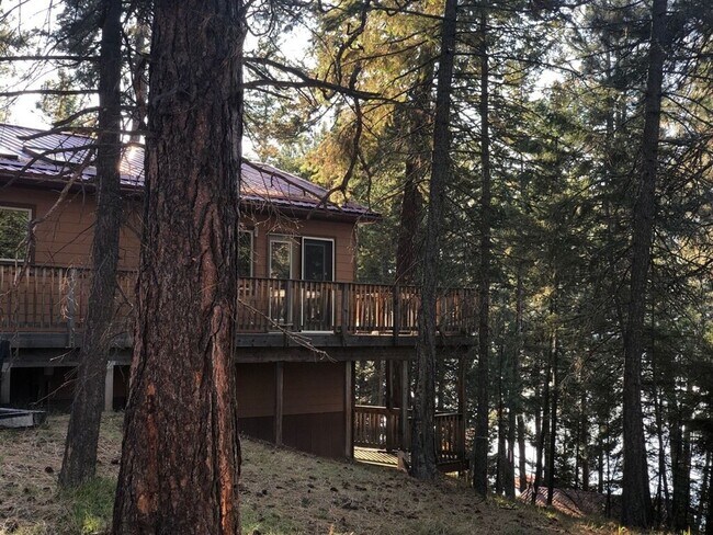 Building Photo - House on Finley Point Fully Furnished