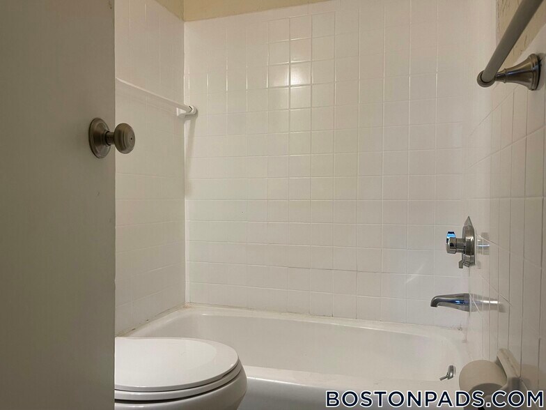 Building Photo - 53 S Huntington Ave