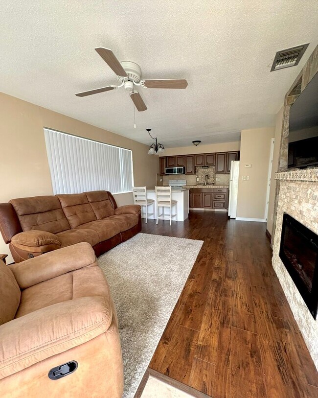 Building Photo - Beautifully Updated Condo in a Gated Activ...