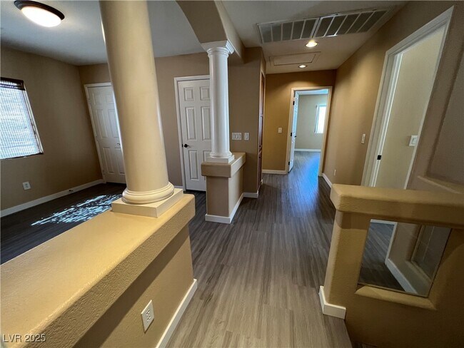 Building Photo - 7625 Good Fortune Ct