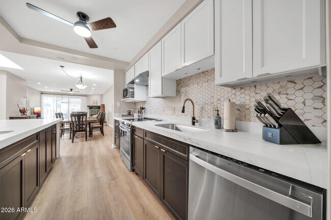 Building Photo - 7368 E Pleasant Run