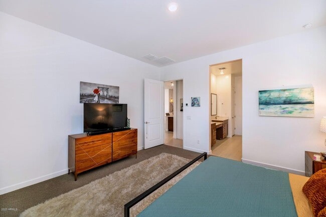 Building Photo - 16979 W Alameda Rd