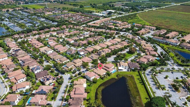 Building Photo - 3616 SE 2nd Dr