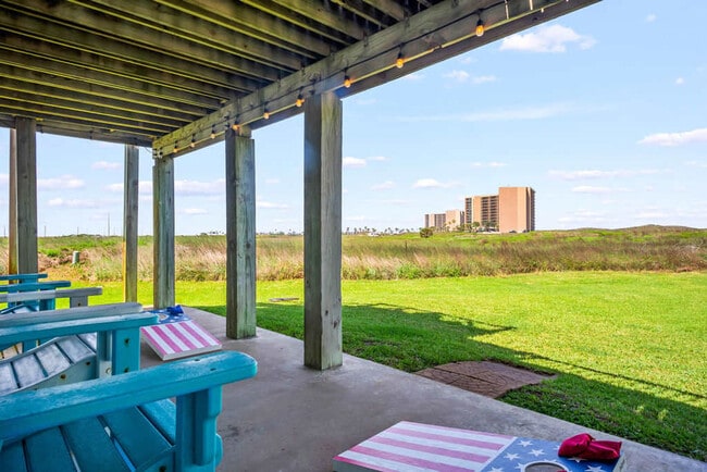 Building Photo - 165 Beach View