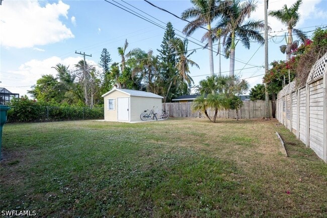 Building Photo - 811 94th Ave N