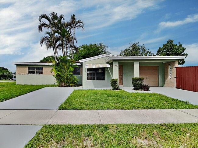 Primary Photo - 7401 Fillmore St